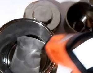 水一般烧多久会沸腾 f87f4bb1ded6204c33dd9a838e889db3.jpg