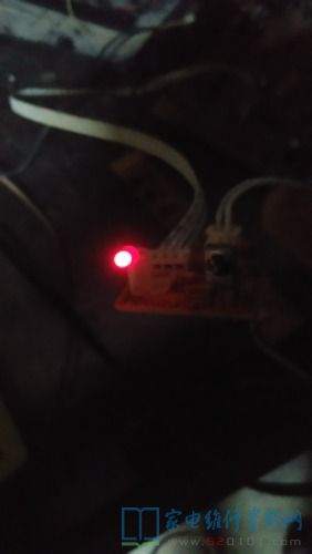 创维25NI9000彩电指示灯亮按待机键无反应 第3张