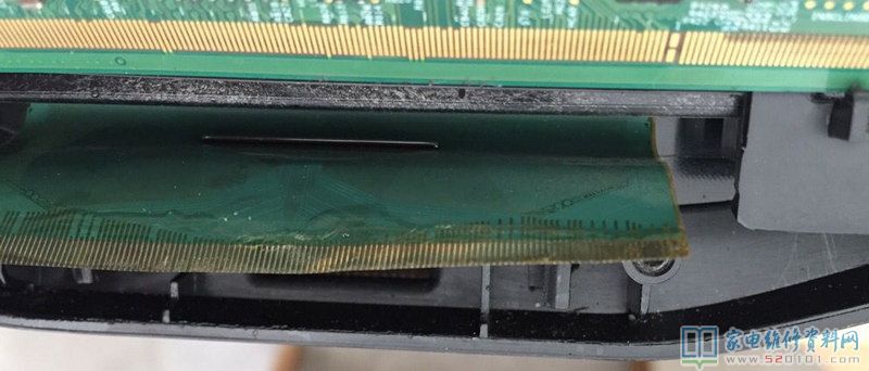 32寸液晶电视的PCB端排线脱落的焊接修复过程 第3张