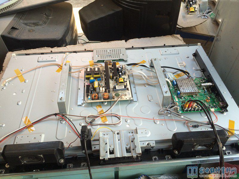 海信42寸液晶电视开机后不久又重启的故障维修 第4张