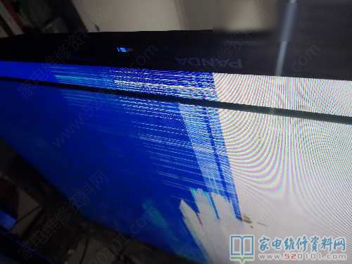 熊猫LED32D71S液晶电视花屏的故障维修 第1张