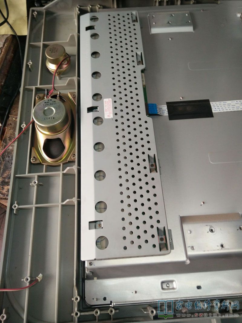 康佳LC-TM4211液晶电视拆屏框过程全记录（图） 第2张