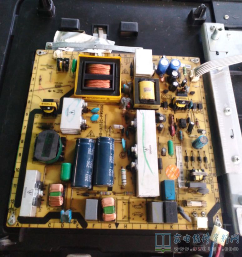 TCL IA152C电源板开机三无的故障维修 第1张