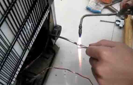 冰箱铜铁管焊接技术视频